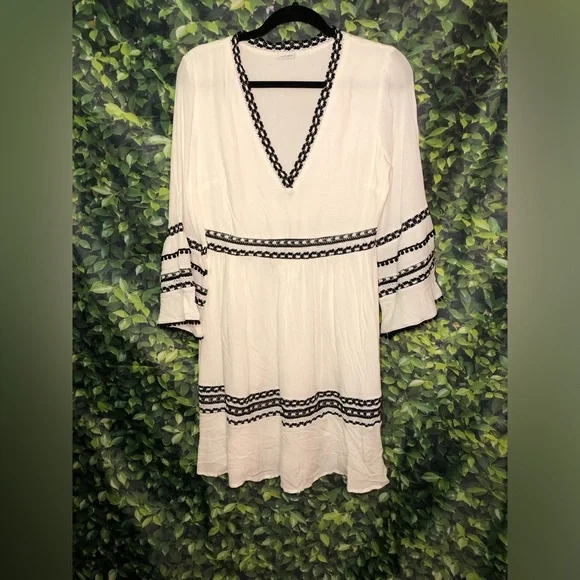 White Dress with Black Trim - Picture 2 of 16